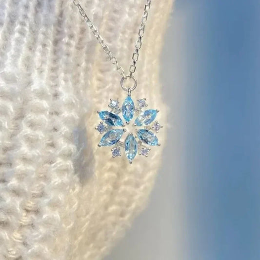 MADAMLOLO Snow Flower Necklace